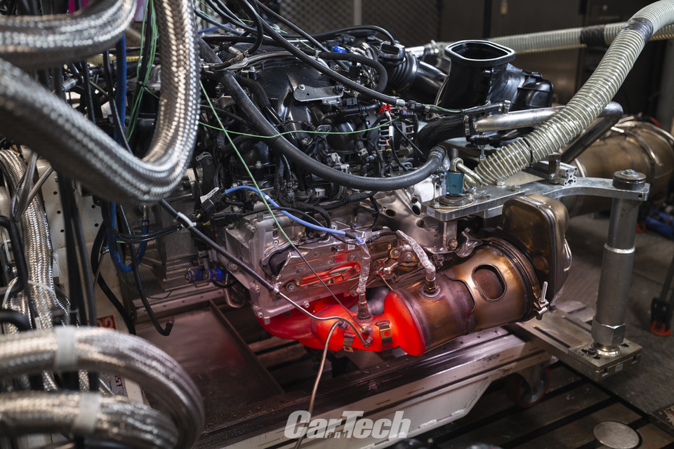 신형 911 GT3는 4.0ℓ의 고회전 자연흡기 엔진개발을 위해 테스트 리그(test rig) 시험에 많은 시간을 투자했다(사진제공/포르쉐코리아)